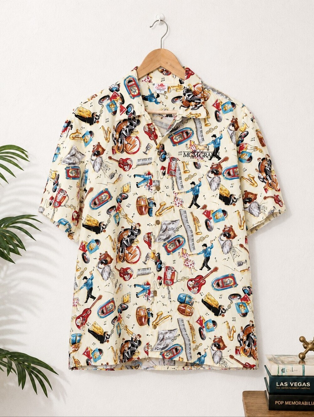 Vintage MGM Grand Las Vegas Casino Retro Novelty Button Up USA Music Cotton